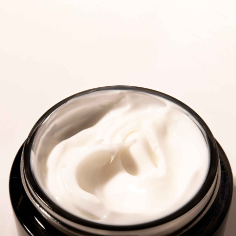Multiaction Exfoliating Night Cream texture