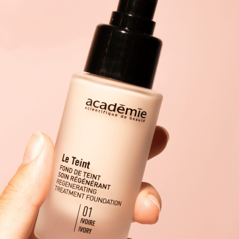 Regenerating Treatment Foundation - 01 Ivory